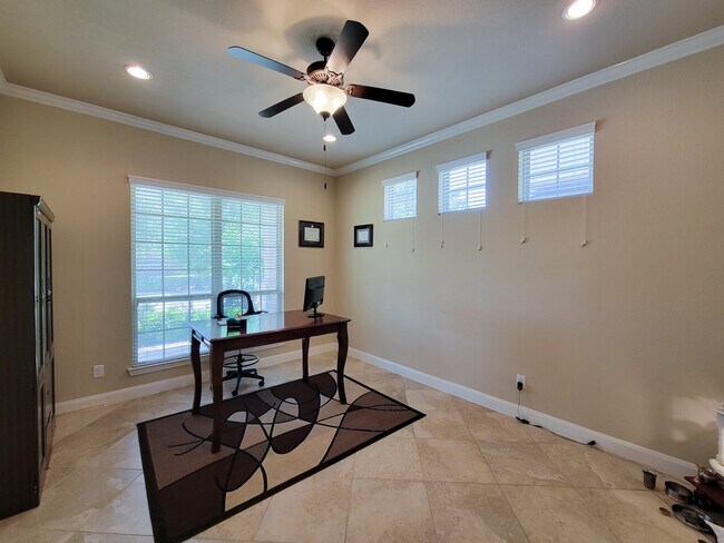 property at 715 Charleston Heights Ln