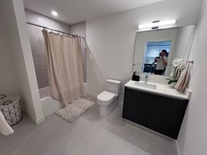 20421 NW 20th Ct, Unit A2 in Miami Gardens, FL - Building Photo - Building Photo