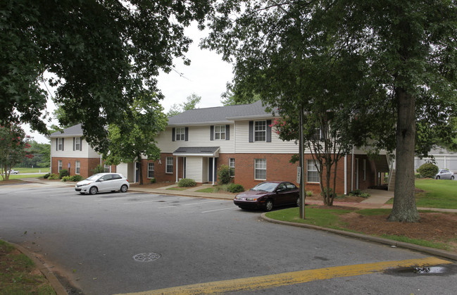 Duvall Apartments in Inman, SC - Building Photo - Building Photo