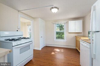 124 Washington Rd in Princeton Junction, NJ - Building Photo - Building Photo