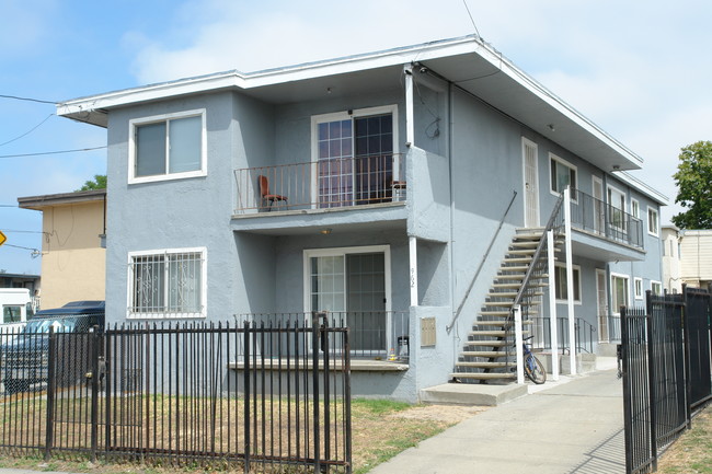 962 63rd St in Oakland, CA - Foto de edificio - Building Photo