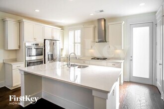 106 Starling St in Summerville, SC - Foto de edificio - Building Photo