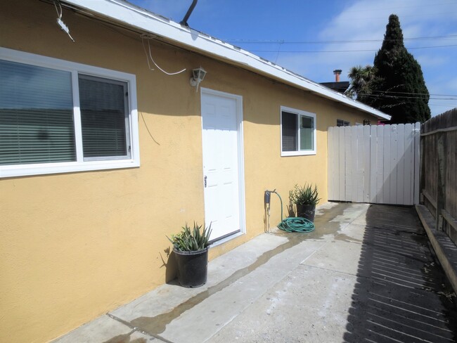 249 Avenida Rosa in San Clemente, CA - Building Photo - Building Photo