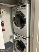 46588 Drysdale Terrace-Unit -201 in Sterling, VA - Foto de edificio - Building Photo