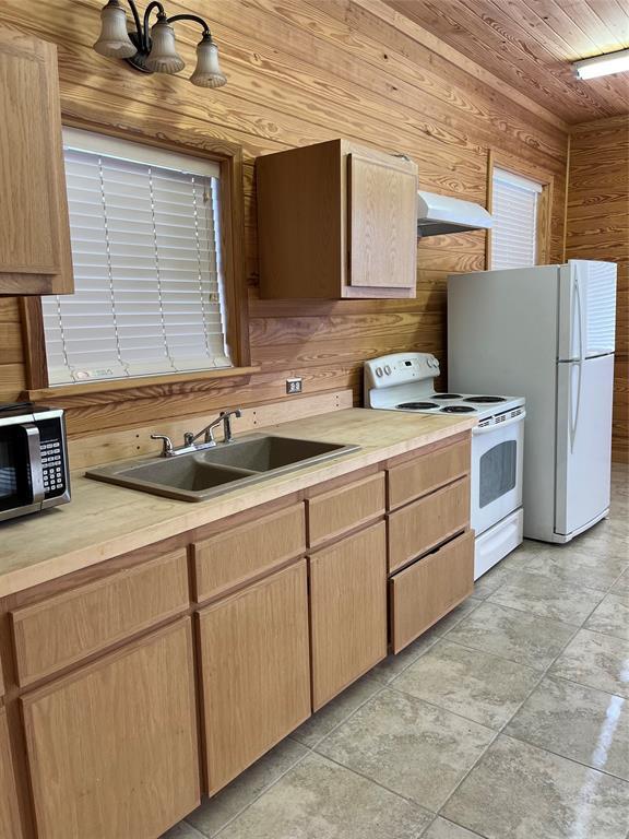 3505 Lone Man Mountain Rd in Wimberley, TX - Building Photo - Building Photo