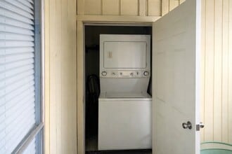 1516 Bay Area Blvd in Houston, TX - Foto de edificio - Building Photo