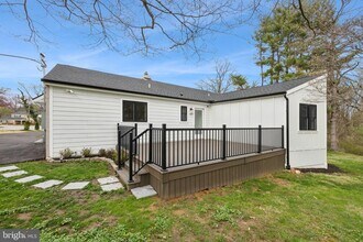 605 Bowers Ln in Wallingford, PA - Building Photo - Building Photo