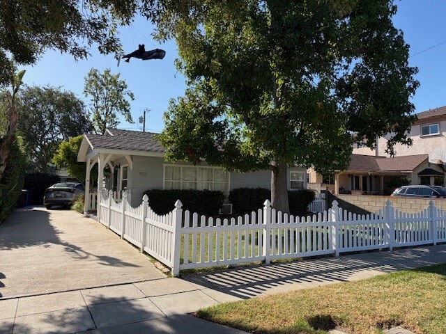 925 1/2 N Maple St, Unit 925 in Burbank, CA - Building Photo - Building Photo