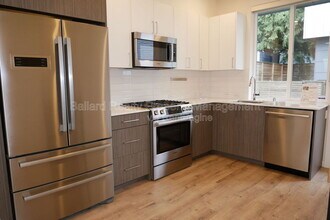 2444 NW 64th St in Seattle, WA - Building Photo - Building Photo