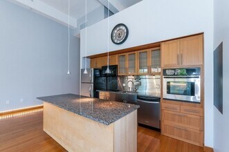 290 Pleasant St in Watertown, MA - Building Photo - Building Photo