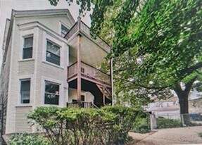 3657 W Oakdale Ave, Unit #1 in Chicago, IL - Building Photo