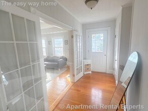 251 Arlington St, Unit 2 in Medford, MA - Building Photo - Building Photo