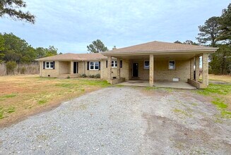 1301 Munden Rd in Virginia Beach, VA - Building Photo - Building Photo