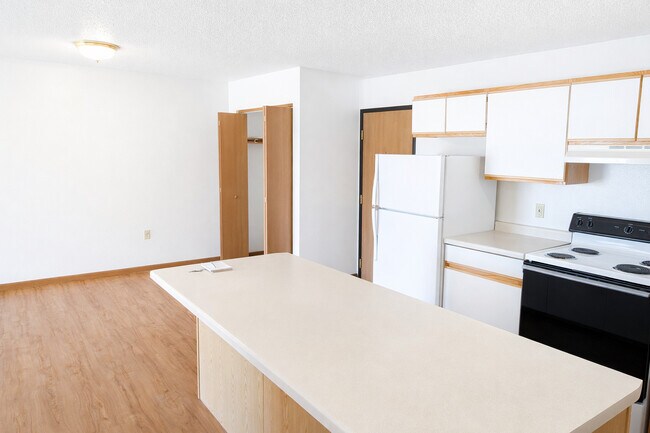 The Meadows (Amy Dr) in Holmen, WI - Building Photo - Building Photo