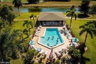 5419 Rattlesnake Hammock Rd in Naples, FL - Building Photo - Building Photo