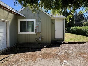 2049 City View St in Eugene, OR - Building Photo - Building Photo