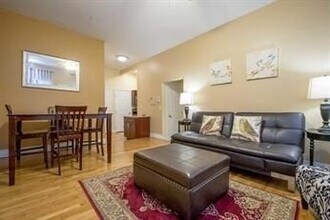 99 E Brookline St in Boston, MA - Building Photo - Building Photo