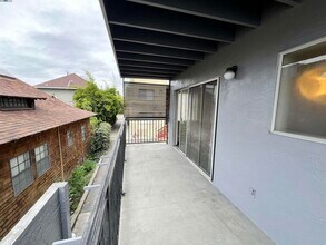2418 Ashby Ave in Berkeley, CA - Building Photo - Building Photo