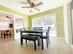 1078 58th Ave S in St. Petersburg, FL - Building Photo - Building Photo