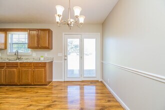 3323 Meadowhill Dr in Murfreesboro, TN - Foto de edificio - Building Photo