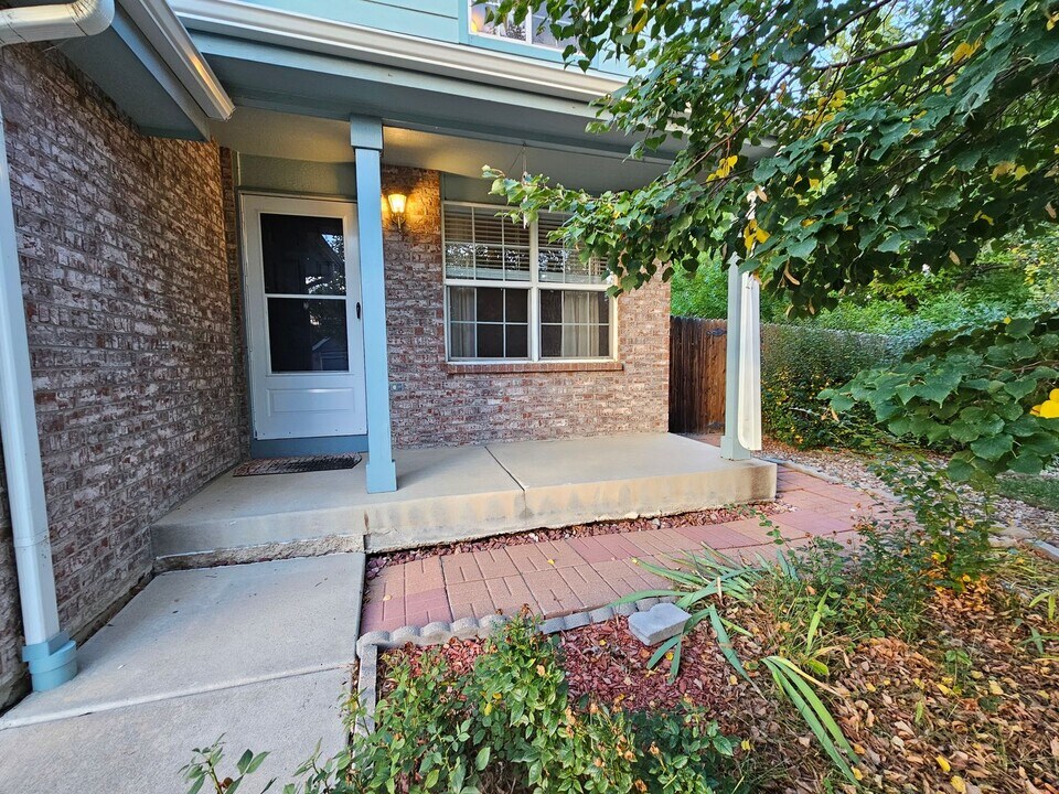 18801 E Linvale Cir in Aurora, CO - Building Photo