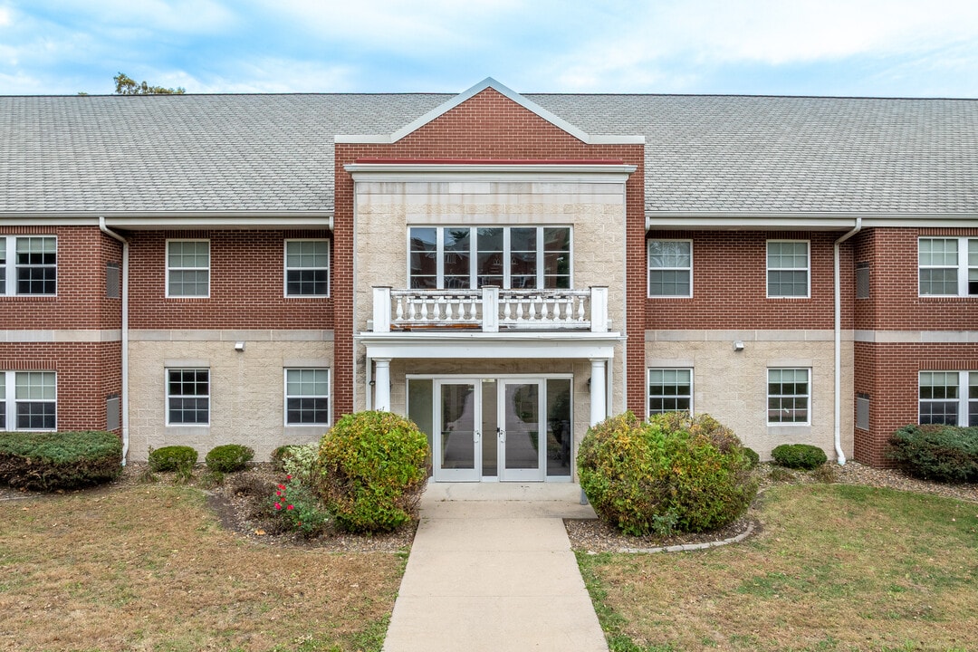 Nemitz Hall in Mount Pleasant, IA - Building Photo