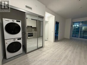 65 Broadway Ave in Toronto, ON - Building Photo - Building Photo