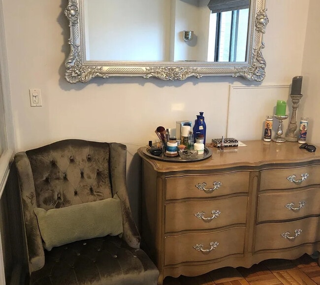 1 Scott Cir NW, Unit 317 in Washington, DC - Building Photo - Building Photo