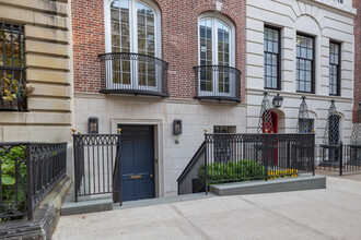 16 E 94th St in New York, NY - Building Photo - Building Photo