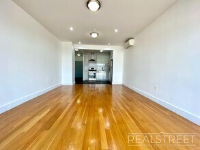 LUXURY LOFT in Queens! in Queens, NY - Building Photo - Building Photo