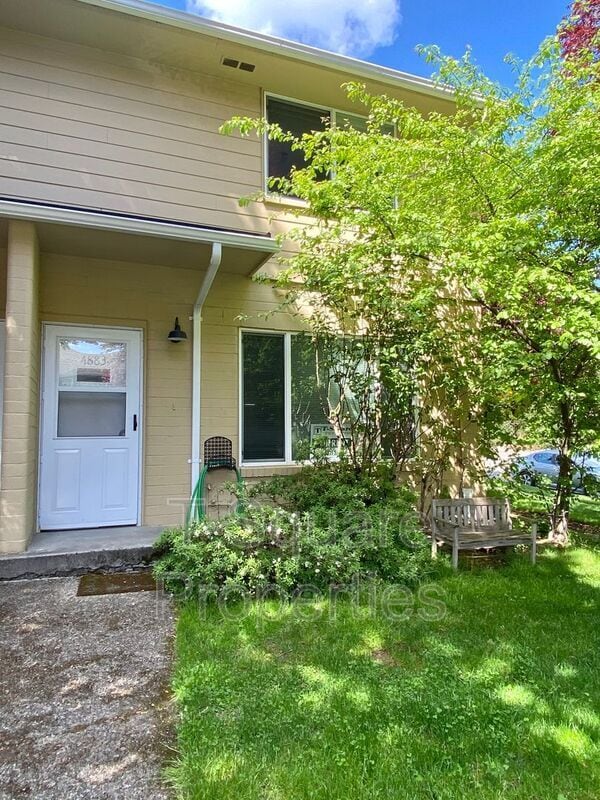 property at 4883 Terrace Dr NE