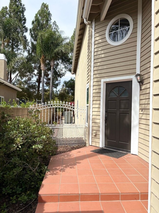 12015 River Grove Ct in Moorpark, CA - Building Photo - Building Photo