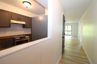 116 Fairway Ave in Monett, MO - Building Photo