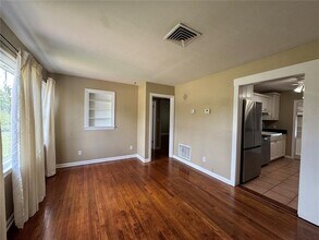 2418 Montana St in Orlando, FL - Foto de edificio - Building Photo