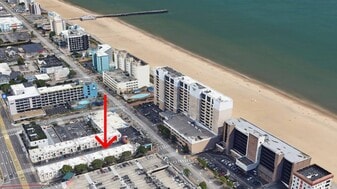 911 Pacific Ave, Unit C in Virginia Beach, VA - Building Photo