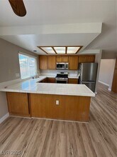 5734 Indian Ridge Dr in North Las Vegas, NV - Foto de edificio - Building Photo