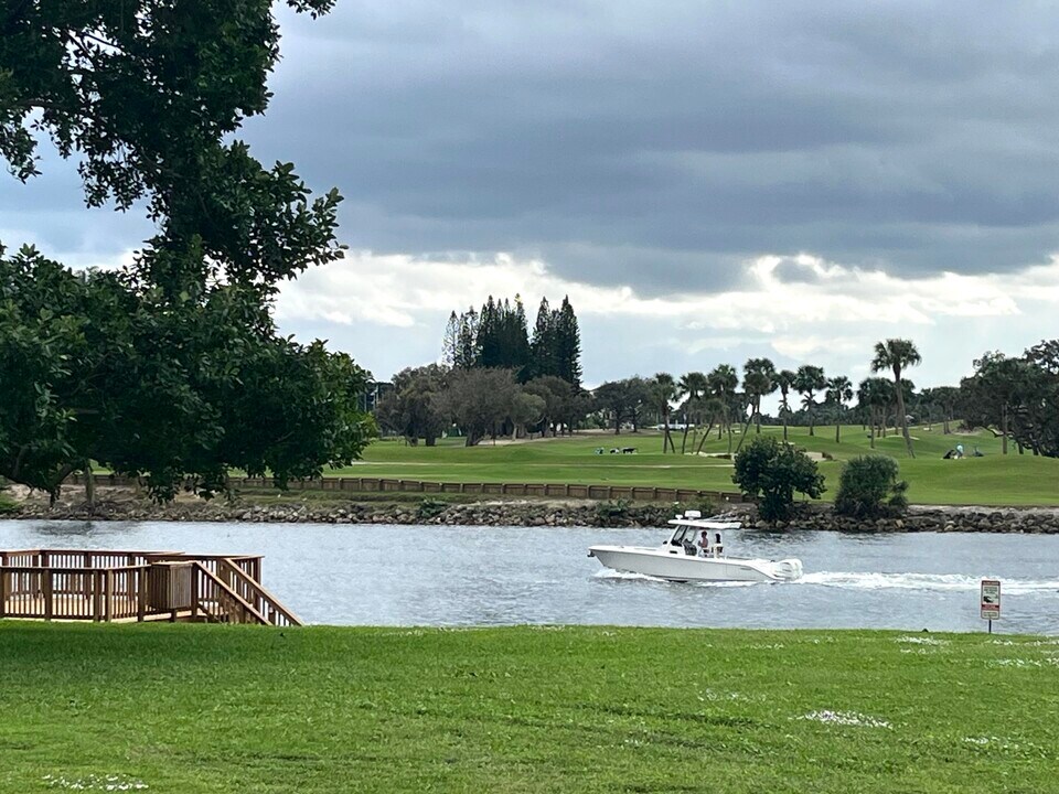 308 Golfview Rd in North Palm Beach, FL - Building Photo