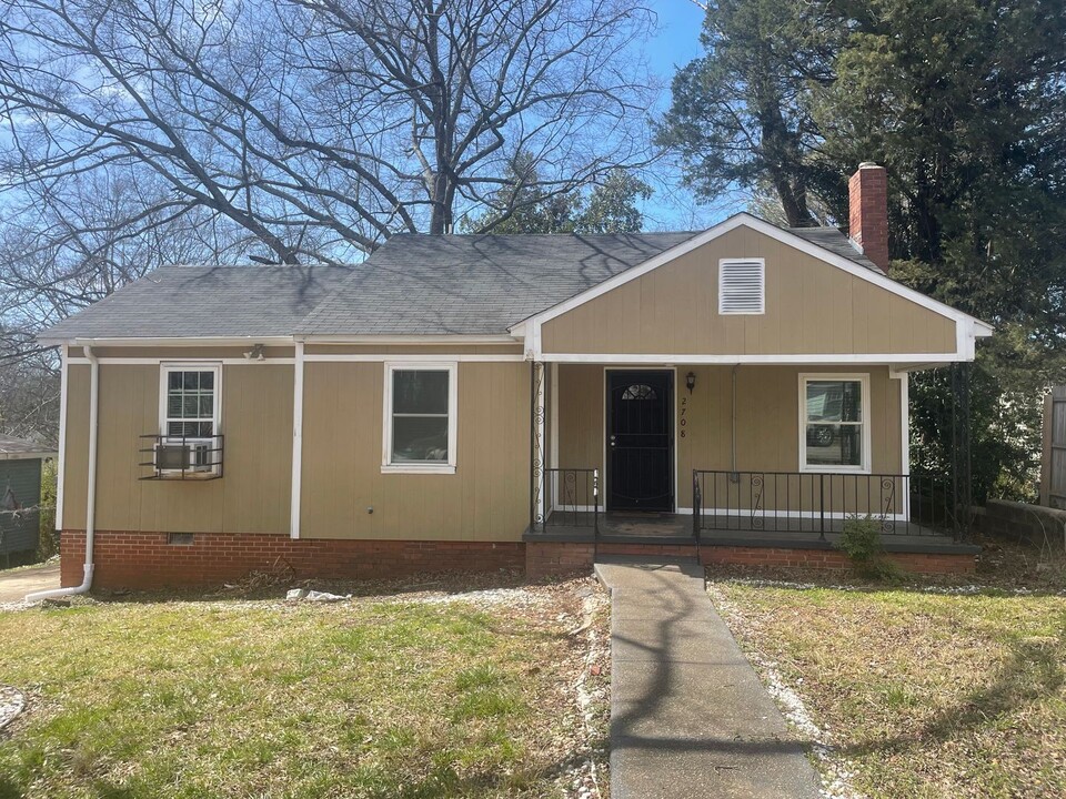 2708 Walnut Ave in Anniston, AL - Building Photo