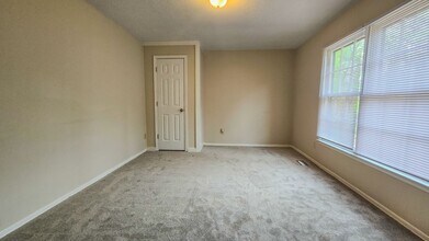 4059 Village Pl in Winston-Salem, NC - Building Photo - Building Photo