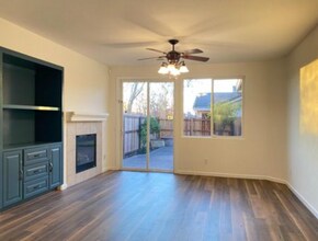 5901 Caddington Way in Sacramento, CA - Building Photo - Building Photo