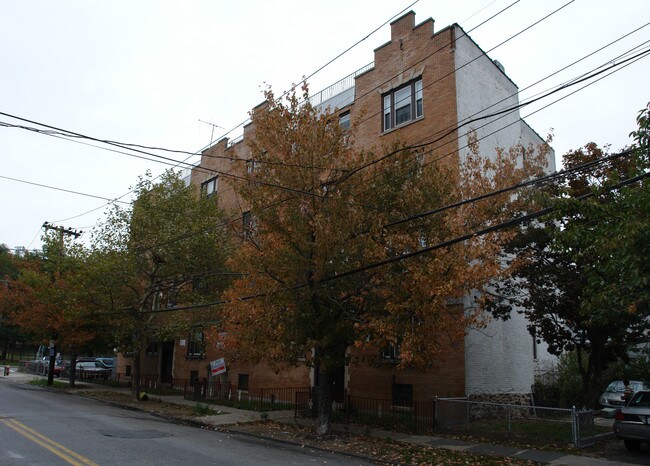 Van Cortlandt Park Apartments in Yonkers, NY - Building Photo - Building Photo