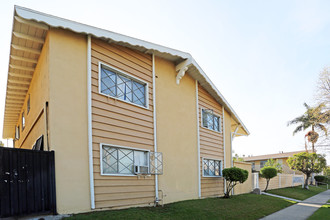 Three Palms Apartments in La Habra, CA - Building Photo - Building Photo