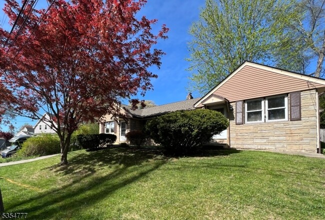 property at 5 Southard Rd