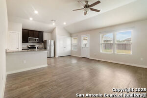 10575 Penelope Way in Converse, TX - Building Photo - Building Photo