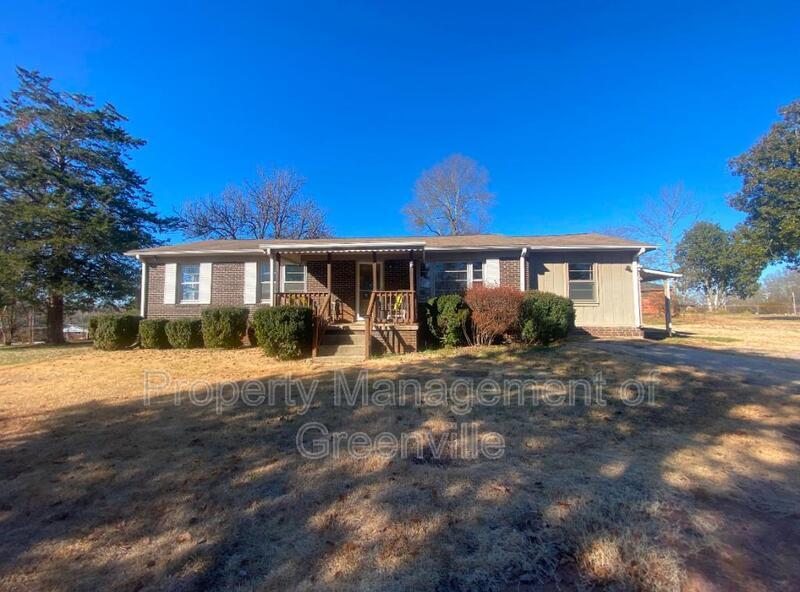 501 Watkins Rd in Greenville, SC - Building Photo