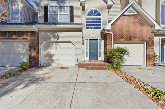 5456 Summer Crescent in Virginia Beach, VA - Building Photo - Building Photo