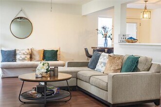 10022 Glenrio Ln in Dallas, TX - Building Photo - Building Photo