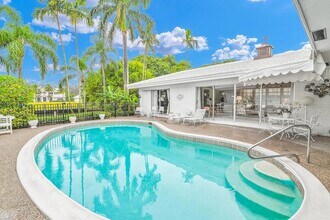 300 E Coconut Palm Rd in Boca Raton, FL - Building Photo - Building Photo