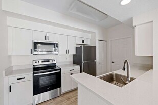 4690 St Croix Ln in Naples, FL - Building Photo