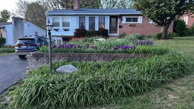 property at 17712 Crest View Ave